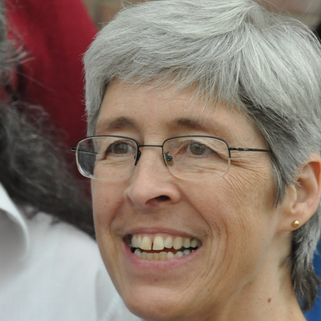 Nicole T., 61